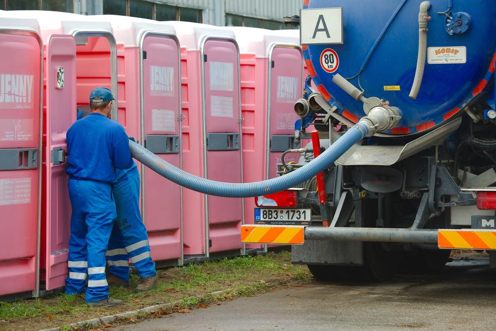 portable toilet cleaning